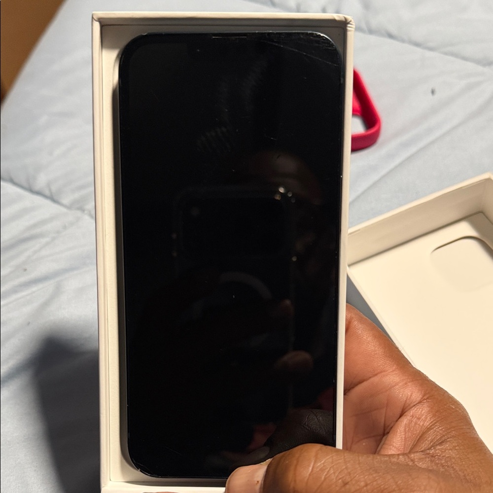 Apple iPhone 13